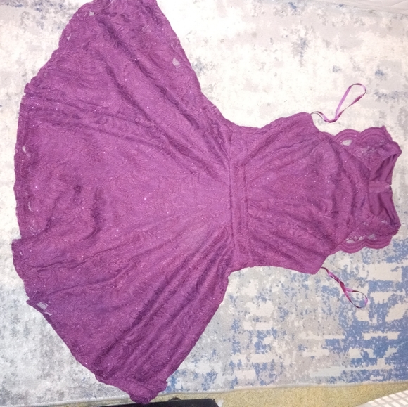 Dress - Picture 1 of 2